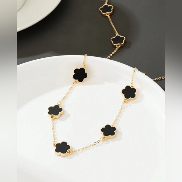 Elegant Black and Gold & Black Floral Necklace - Picture 2 of 3